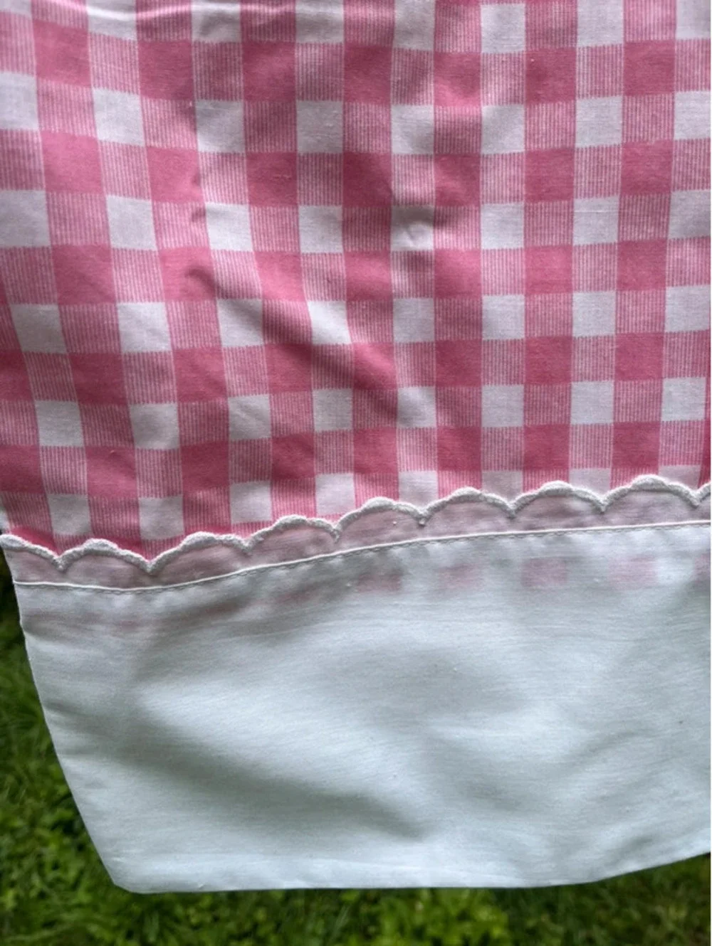 Vintage pink gingham scalloped edge Utica USA cotton/poly king pillowcase granny